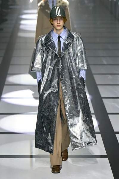 Look 27